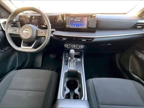 Certified 2025 Nissan Kicks S image 12