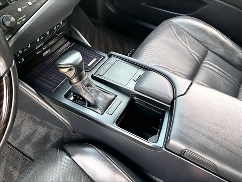 Used 2019 Lexus ES 350 Ultra Luxury w/ Accessory Package 2 image 16