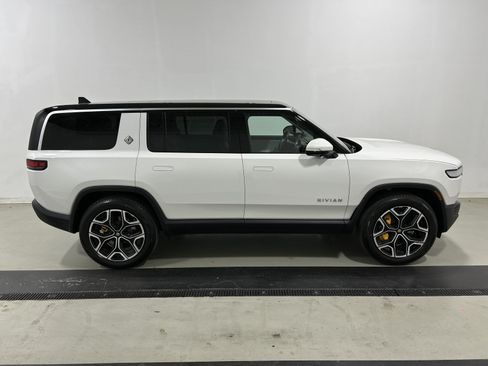 Used 2024 Rivian R1S Adventure AWD/4WD image 6
