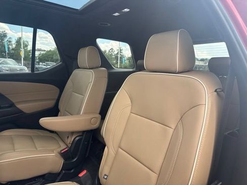 Used 2023 Chevrolet Traverse Premier AWD/4WD image 12