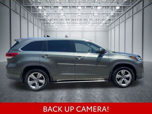 Used 2019 Toyota Highlander Limited w/ Protection Package #3 AWD/4WD image 5