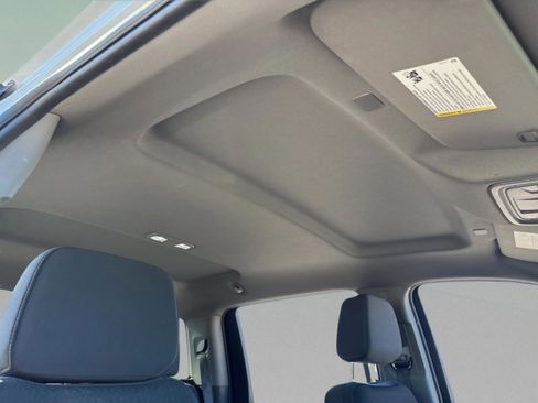 Used 2024 Chevrolet Silverado 2500 LT image 29