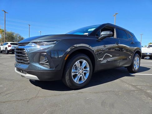 Used 2020 Chevrolet Blazer LT image 2