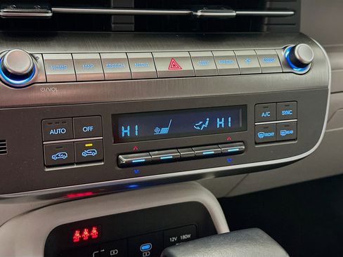 Used 2025 Hyundai Kona SEL image 23