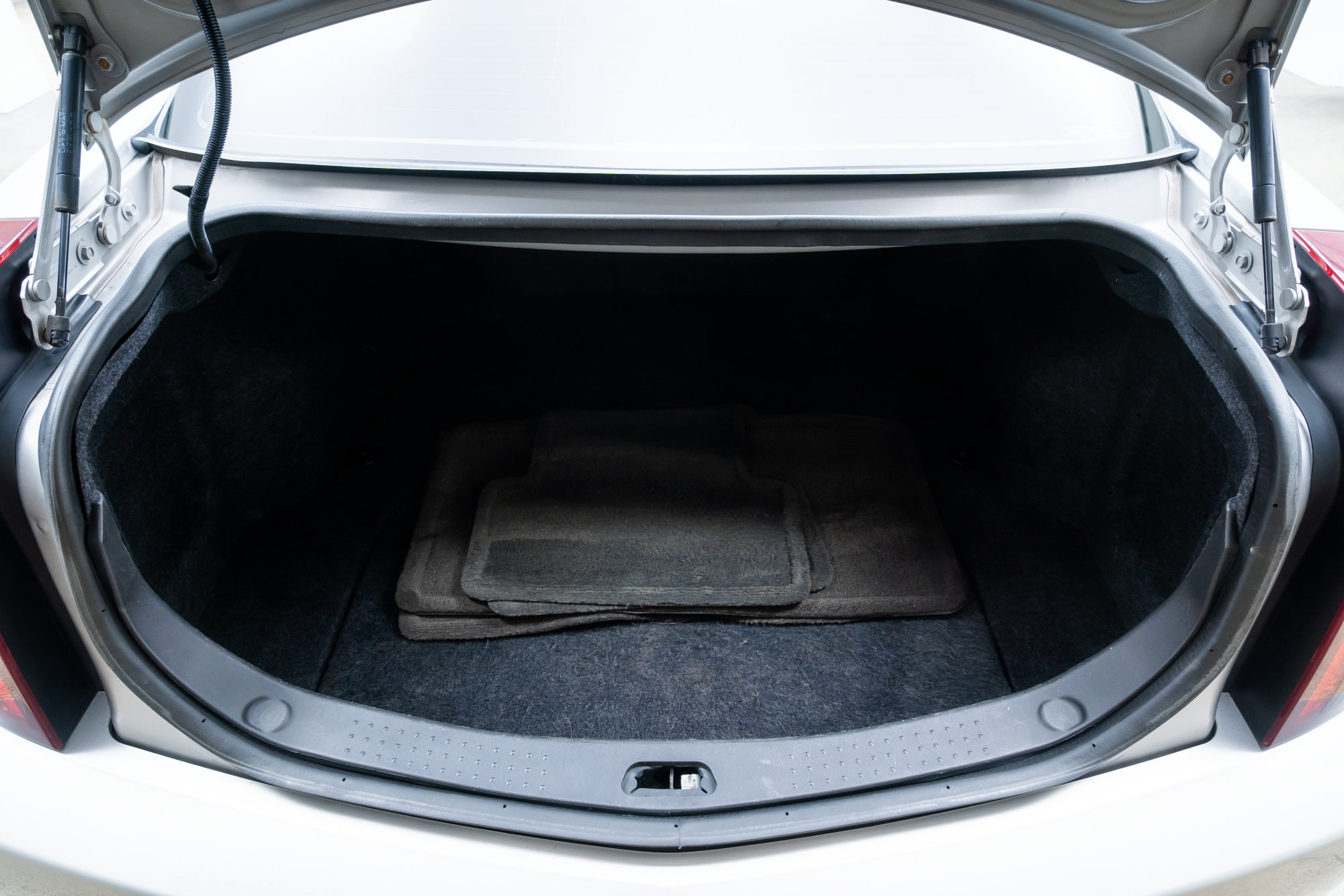 Used 2004 Cadillac CTS V RWD image 8