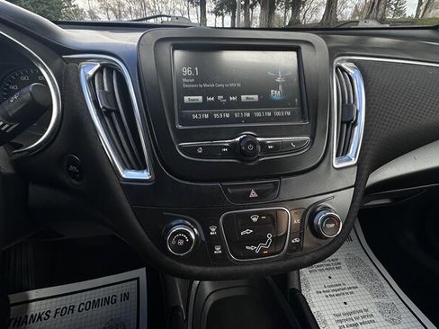 Used 2017 Chevrolet Malibu LT image 13