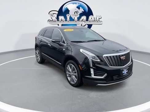 Used 2025 Cadillac XT5 Premium Luxury FWD image 2