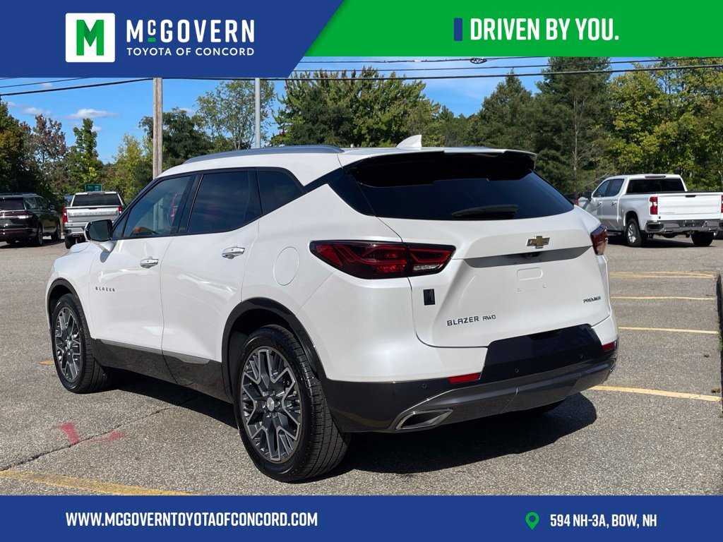 Used 2024 Chevrolet Blazer Premier w/ Driver Confidence II Package AWD/4WD image 3