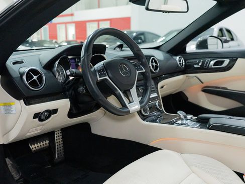 Used 2013 Mercedes-Benz SL 550 image 21