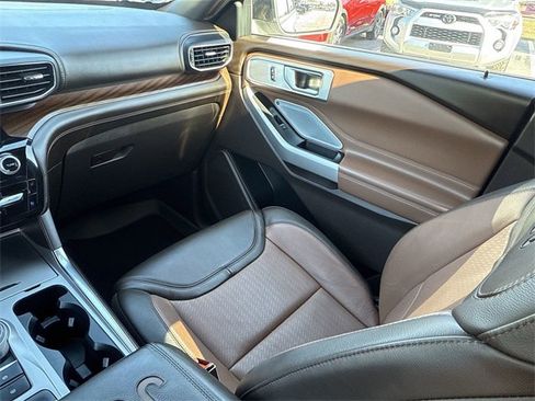 Certified 2022 Ford Explorer King Ranch w/ Class IV Trailer Tow Package image 19