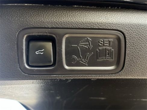 Used 2019 Ford Expedition Platinum image 36