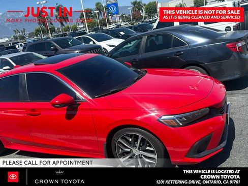 Used 2023 Honda Civic Touring image 3