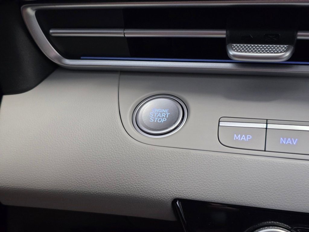 New 2026 Hyundai Elantra Limited FWD image 29