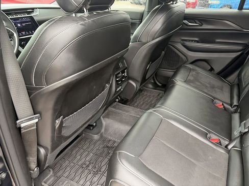 Used 2024 Jeep Grand Cherokee Altitude AWD/4WD image 28