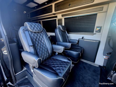 Used 2024 Mercedes-Benz Sprinter 3500 image 39