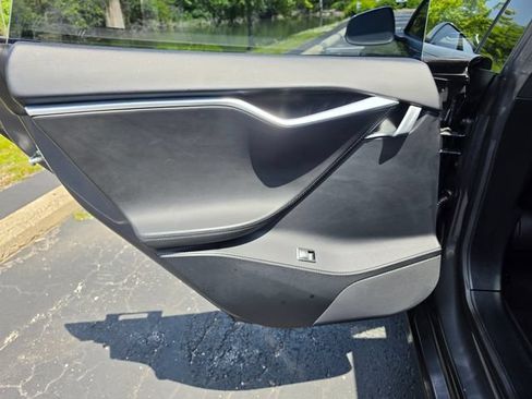 Used 2017 Tesla Model S 75 RWD image 22