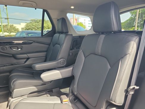 Certified 2024 Honda Pilot EX-L image 12