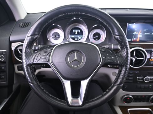Used 2015 Mercedes-Benz GLK 350 4MATIC image 34
