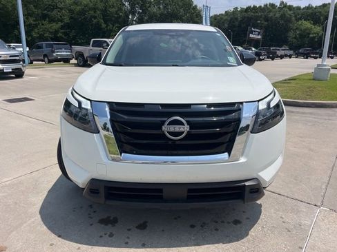 Used 2024 Nissan Pathfinder S FWD image 9