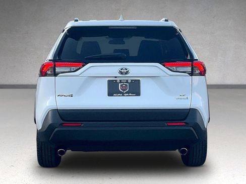 Used 2024 Toyota RAV4 LE AWD/4WD image 4