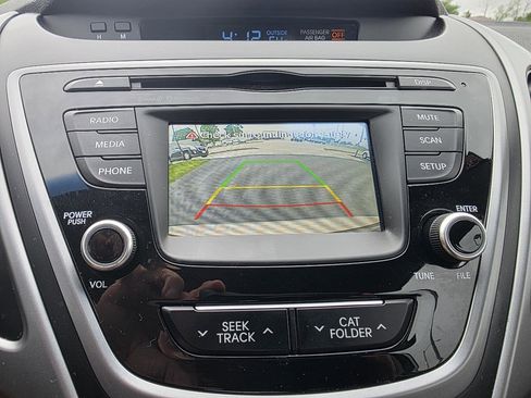 Used 2014 Hyundai Elantra SE w/ Option Group 02 FWD image 10