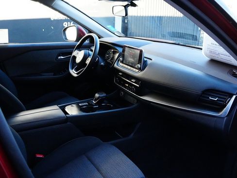 Used 2021 Nissan Rogue SV image 18