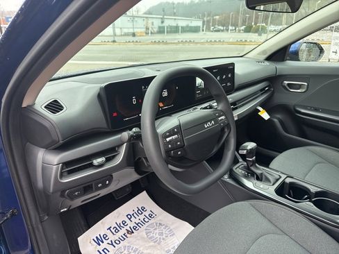 New 2025 Kia K4 LXS image 21