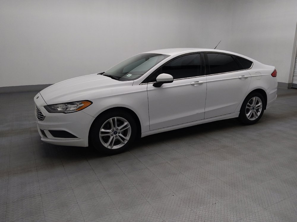 Used 2018 Ford Fusion SE FWD image 2