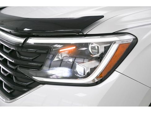 Used 2024 Volkswagen Atlas Cross Sport SEL Premium R-Line image 23