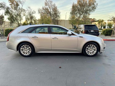 Used 2011 Cadillac CTS AWD Wagon image 8