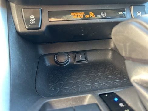 Used 2022 Toyota RAV4 XLE image 28