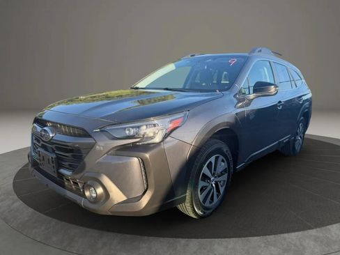 Used 2023 Subaru Outback Premium AWD/4WD image 1
