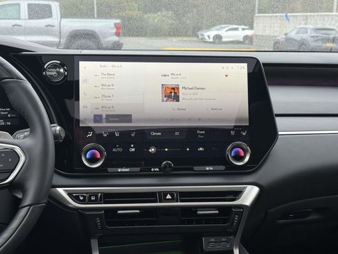 Used 2026 Lexus RX 450h AWD w/ Convenience Package image 10