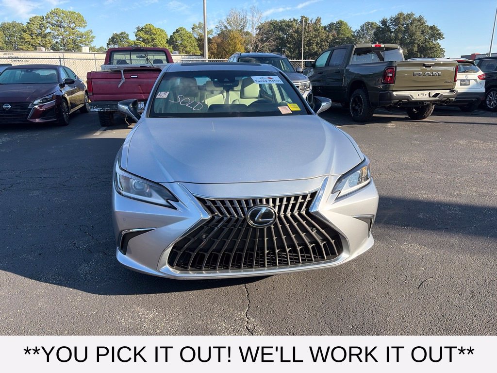 Used 2024 Lexus ES 350 w/ Premium Package FWD image 2