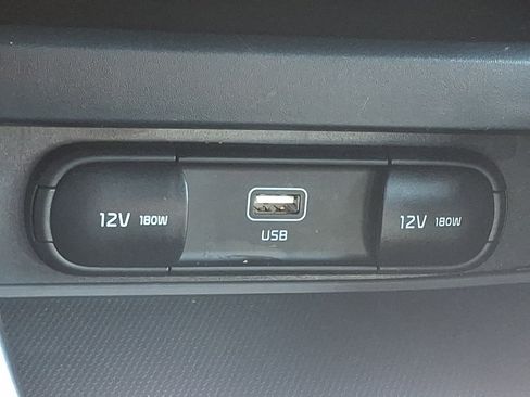 Used 2025 Kia Soul LX w/ LX Technology Package FWD image 24