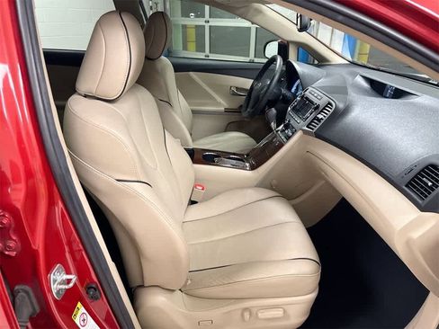 Used 2012 Toyota Venza XLE image 24