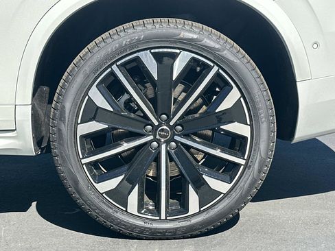 New 2026 Volvo XC90 T8 Plus w/ Protection Package Premier image 24