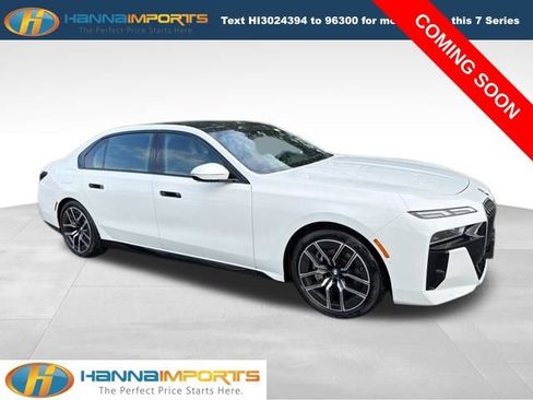 Used 2025 BMW 740i xDrive AWD/4WD image 1