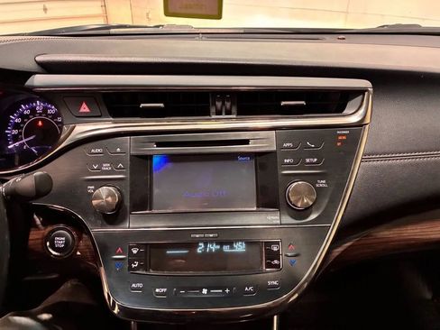 Used 2014 Toyota Avalon XLE Touring image 25