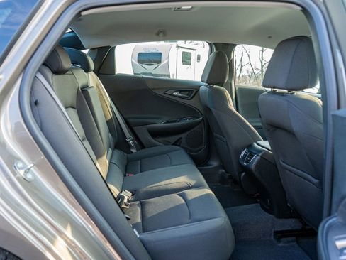 Used 2020 Chevrolet Malibu LT image 13