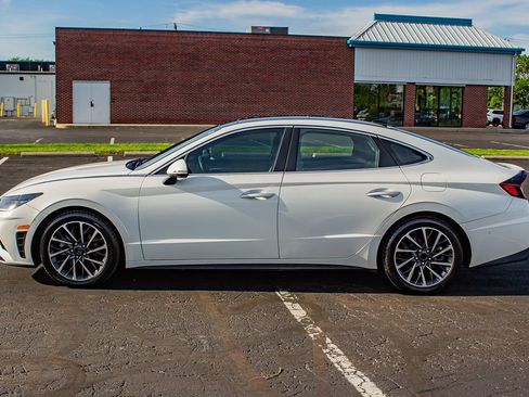 Used 2022 Hyundai Sonata Limited w/ Preferred Accessory Package FWD image 5