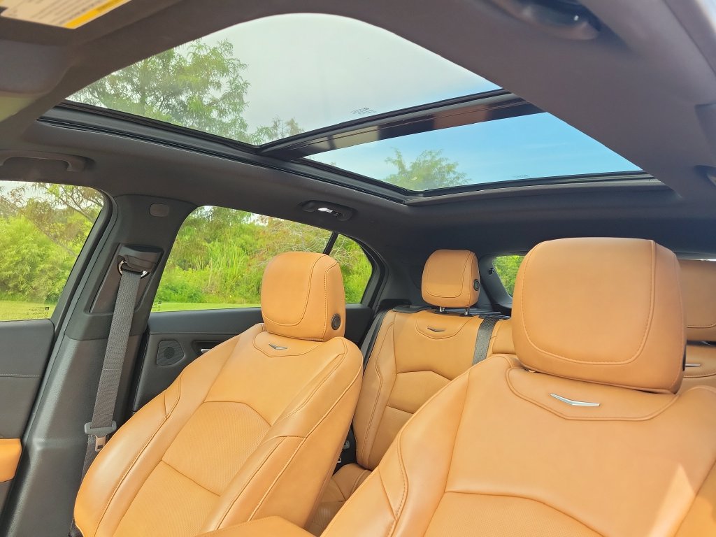 Used 2019 Cadillac XT4 Premium Luxury FWD image 21