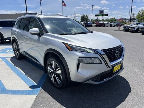 Certified 2022 Nissan Rogue SL w/ SL Premium Package image 3