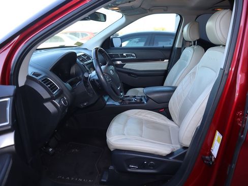 Used 2017 Ford Explorer Platinum image 9