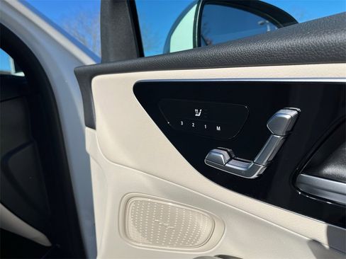 Certified 2025 Mercedes-Benz GLC 300 4MATIC image 17