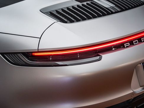 Certified 2022 Porsche 911 Carrera RWD image 12