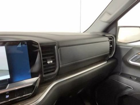 Used 2022 Chevrolet Silverado 1500 LT w/ Protection Package AWD/4WD image 34