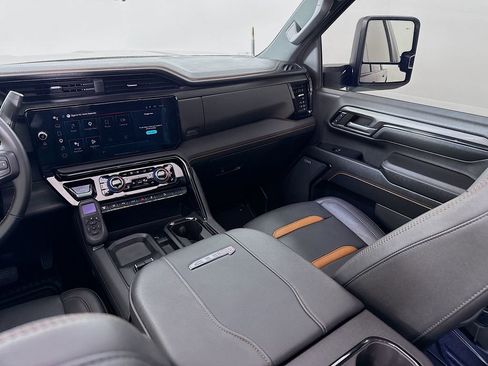 Used 2024 GMC Sierra 2500 AT4 w/ AT4 Premium Plus Package AWD/4WD image 26