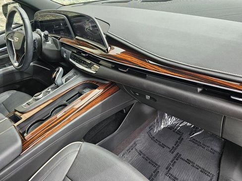 Certified 2023 Cadillac Escalade ESV Premium Luxury AWD/4WD image 16