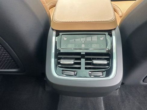 Used 2025 Volvo XC90 B6 Ultra w/ Protection Package image 30